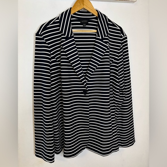 J. Jill Wearever Collection Navy Striped Blazer - Picture 2 of 10